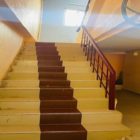 Skyry Hotel Iyyapanthangal Chennai Bagian luar foto