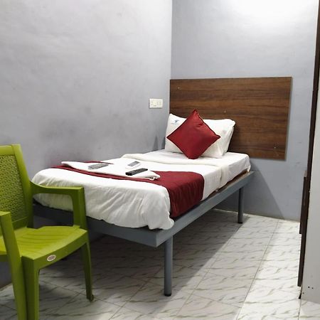 Skyry Hotel Iyyapanthangal Chennai Bagian luar foto