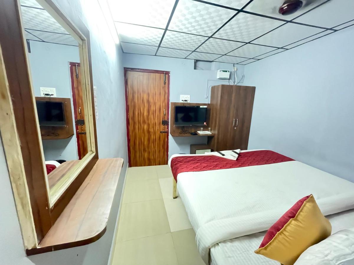 Skyry Hotel Iyyapanthangal Chennai Bagian luar foto